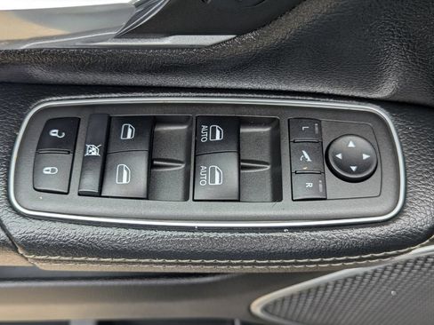 Used 2022 RAM 1500 Laramie AWD/4WD image 16
