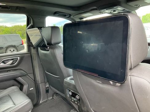 Used 2021 Chevrolet Tahoe Z71 w/ Luxury Package AWD/4WD image 9