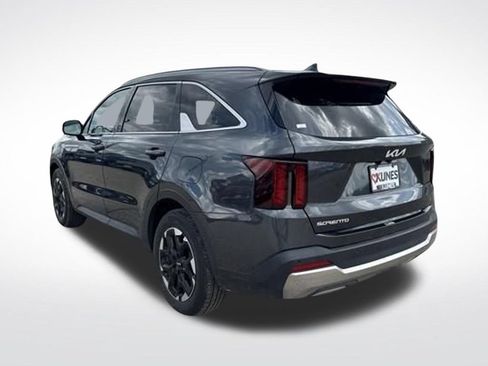 Used 2024 Kia Sorento S FWD image 13