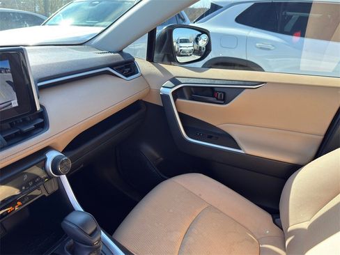 Used 2023 Toyota RAV4 LE image 20