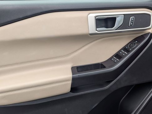 Used 2020 Ford Explorer XLT w/ Equipment Group 202A image 12