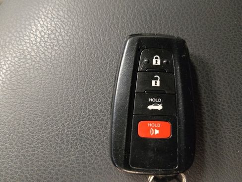 Used 2023 Toyota Camry SE w/ Convenience Package image 32