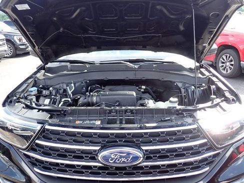 Used 2020 Ford Explorer XLT w/ Equipment Group 202A AWD/4WD image 15