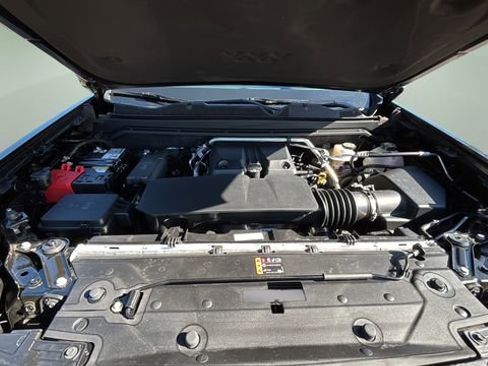 Used 2024 Chevrolet Colorado Trail Boss w/ Advanced Trailering Package image 32