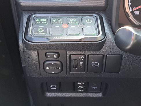 Used 2022 Toyota 4Runner TRD Off-Road Premium image 31