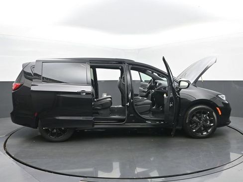 New 2026 Chrysler Pacifica Select w/ S Appearance Package image 58