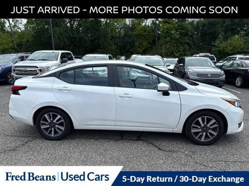 Certified 2023 Nissan Versa SV FWD image 4