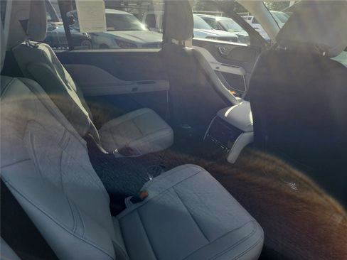 New 2026 Lincoln Aviator 2WD image 21