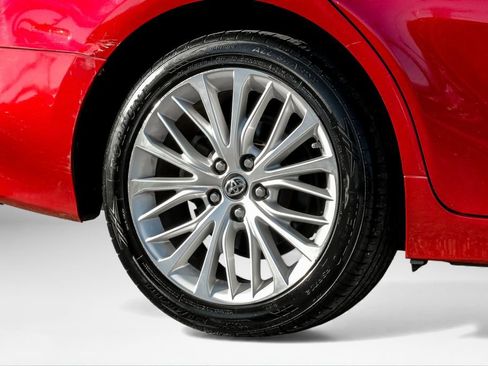 Used 2018 Toyota Camry XLE image 60