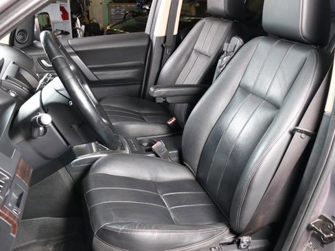 Used 2013 Land Rover LR2 HSE image 29