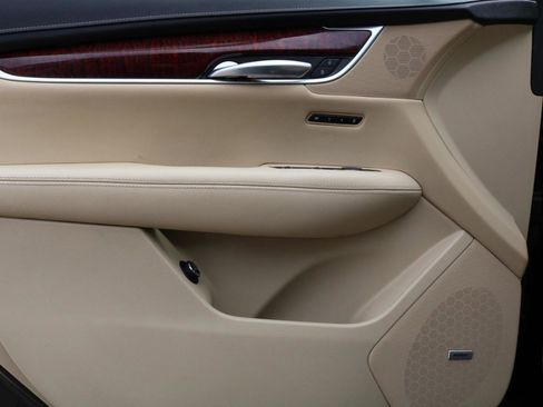 Used 2019 Cadillac XT5 Luxury image 21