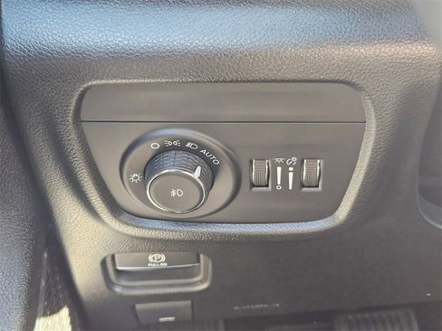 Used 2024 Jeep Grand Cherokee L Overland w/ Advanced Protech Group III image 21