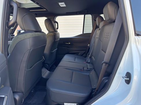 Used 2024 Lexus GX 550 AWD/4WD image 43