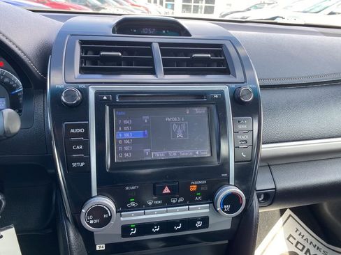 Used 2014 Toyota Camry SE image 17