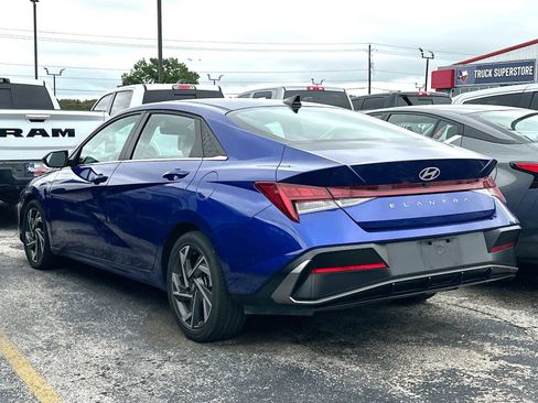 Used 2025 Hyundai Elantra SEL FWD image 3