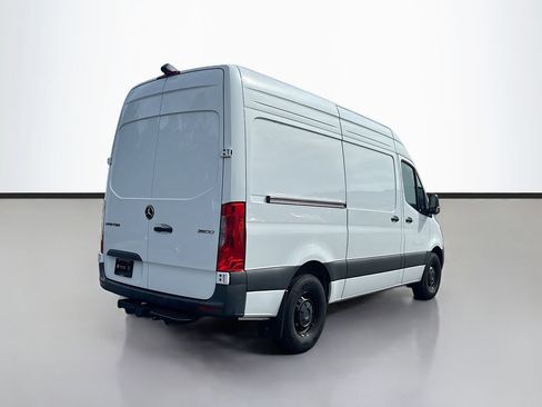 Used 2024 Mercedes-Benz Sprinter 2500 image 3