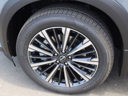 New 2026 Nissan Pathfinder Platinum AWD/4WD image 9