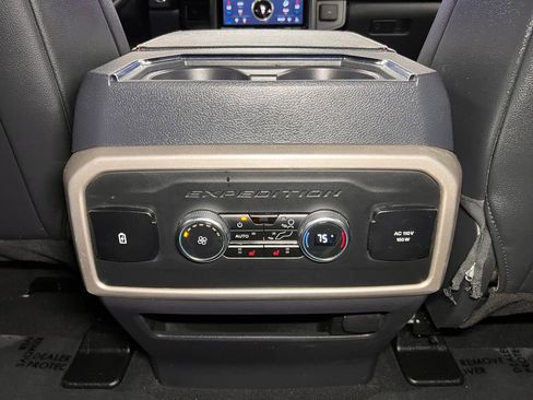 Used 2024 Ford Expedition Max Limited AWD/4WD image 23