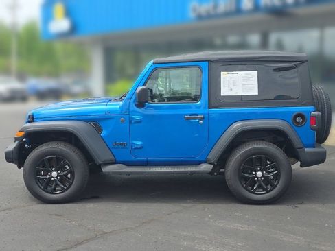 Used 2023 Jeep Wrangler Sport AWD/4WD image 3