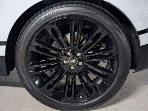 New 2026 Land Rover Range Rover Velar Dynamic SE image 10