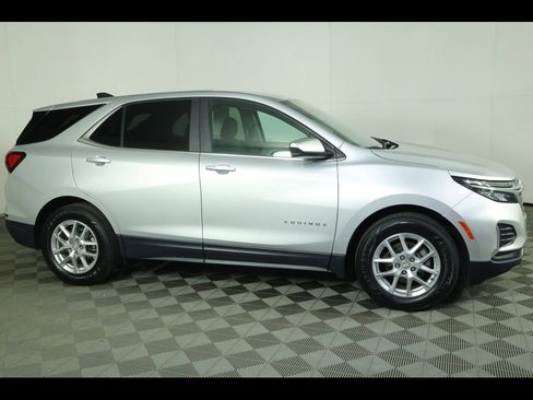 Used 2022 Chevrolet Equinox LT FWD image 11