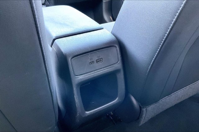 Used 2025 Chevrolet Trax LT FWD image 10