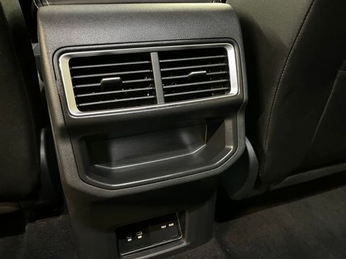 Used 2025 Volkswagen Atlas Cross Sport SE image 25