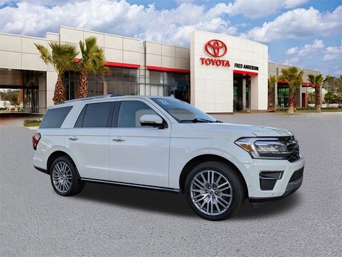 Used 2022 Ford Expedition Limited image 1