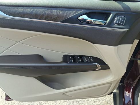 Certified 2019 Lincoln MKC Reserve w/ MKC Climate Package AWD/4WD image 11
