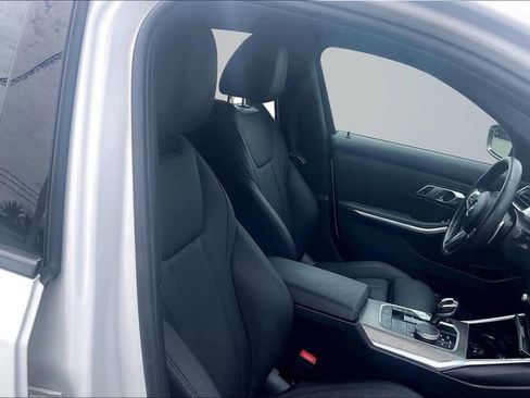 Used 2020 BMW 330i Sedan w/ M Sport Package RWD image 7