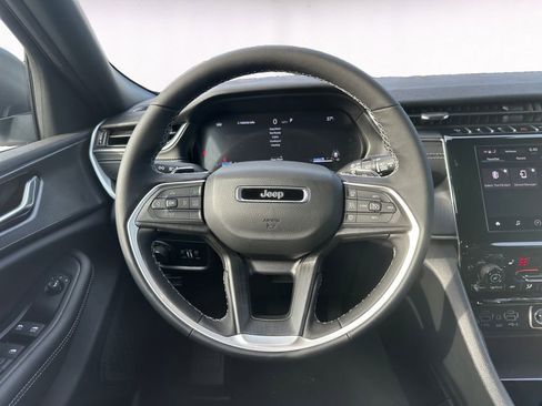 New 2025 Jeep Grand Cherokee Laredo X w/ Luxury Tech Group I image 12