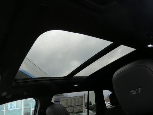 New 2026 Buick Enclave Sport Touring w/ Power Package image 19