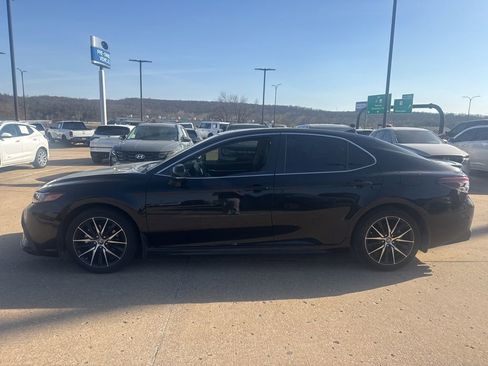 Used 2024 Toyota Camry SE w/ Audio Upgrade Package image 11