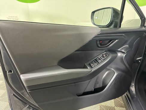 Used 2025 Subaru Crosstrek 2.0i Premium image 24