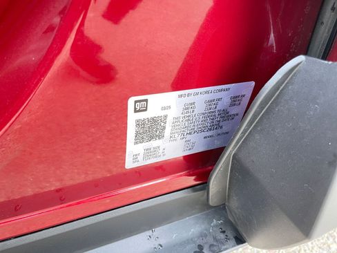 Used 2025 Chevrolet Trax LT w/ LT Convenience Package image 29