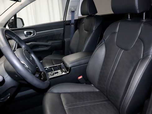 Used 2025 Kia Sorento SX image 28