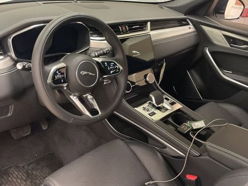 Used 2025 Jaguar F-PACE R-Dynamic S image 27