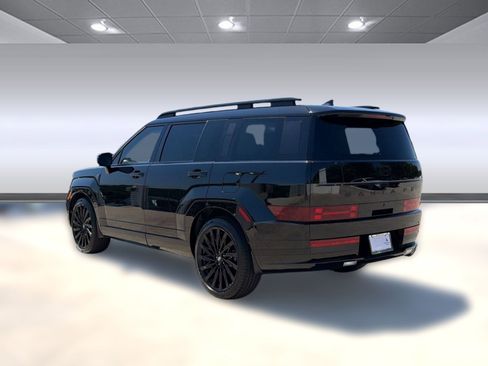 Used 2024 Hyundai Santa Fe Calligraphy FWD image 3