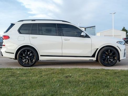 Used 2022 BMW X7 M50i w/ Dynamic Handling Package image 8