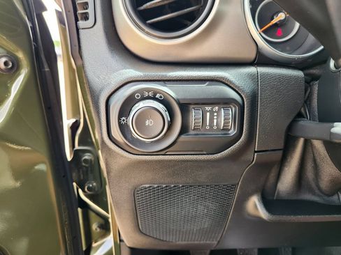 Used 2020 Jeep Wrangler Unlimited Sport AWD/4WD image 22