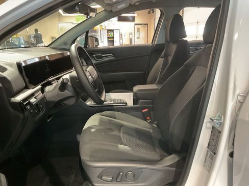 New 2026 Kia Sportage LX w/ LX Convenience Package image 9