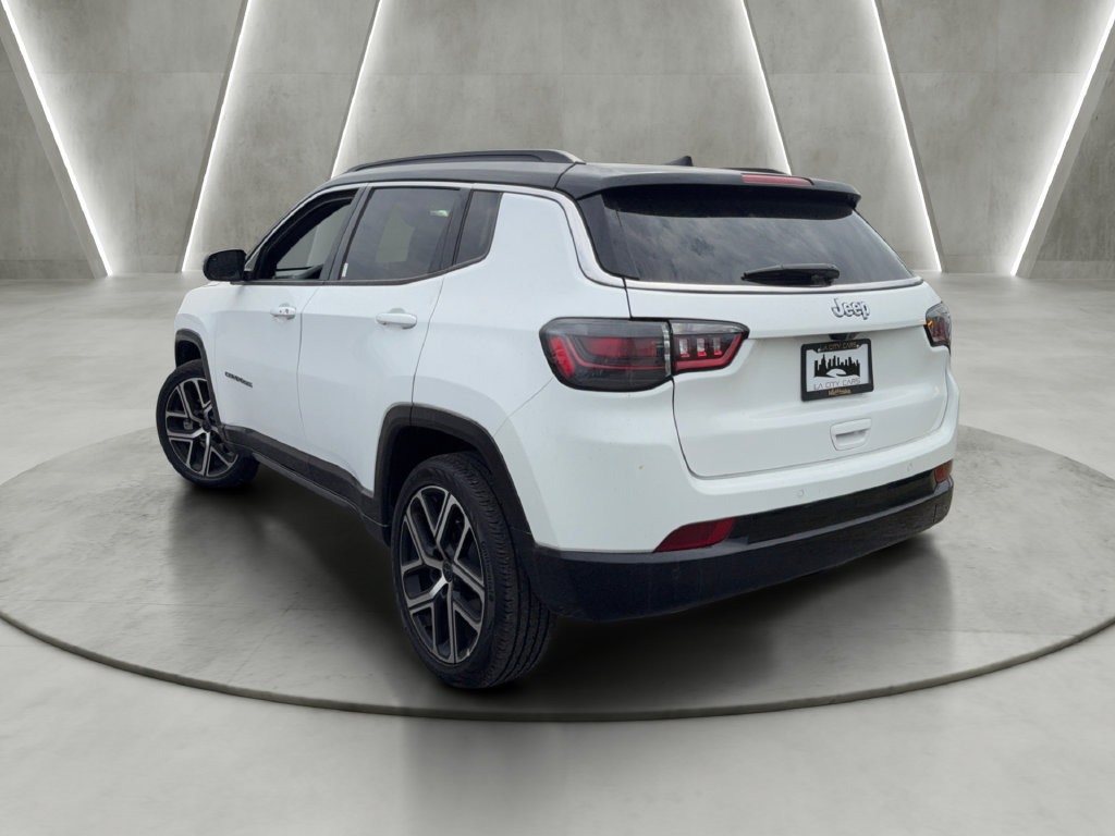 Used 2025 Jeep Compass Limited w/ Elite Group AWD/4WD image 5