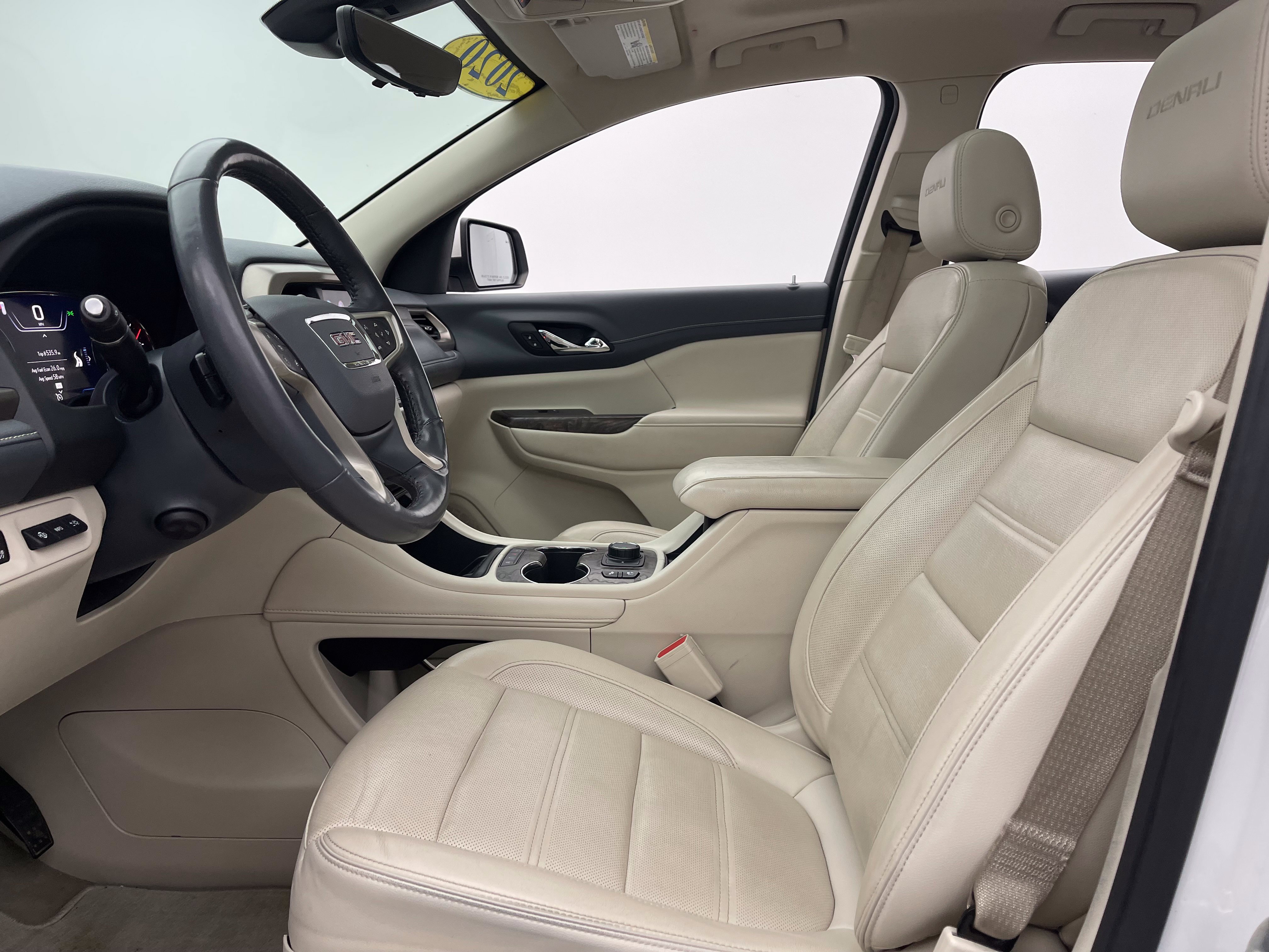 Used 2020 GMC Acadia Denali w/ Technology Package FWD image 17