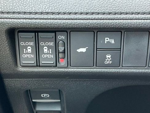 New 2026 Honda Odyssey Touring image 19
