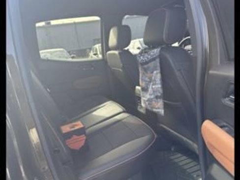 Used 2024 GMC Canyon AT4 image 10