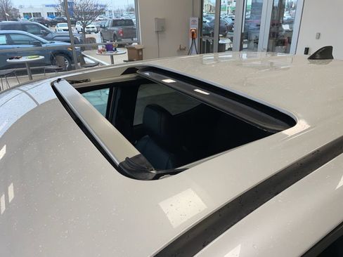 Used 2023 Toyota Tacoma TRD Sport image 3