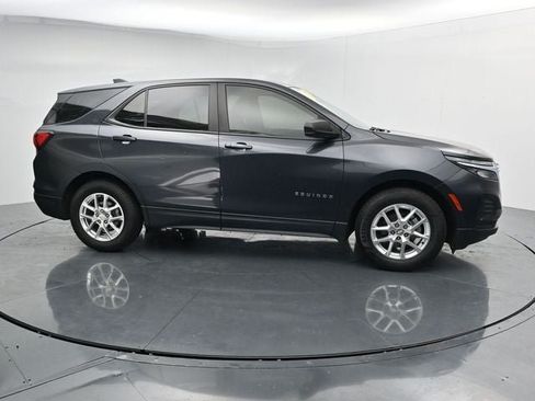 Used 2022 Chevrolet Equinox LS w/ LS Convenience Package FWD image 12