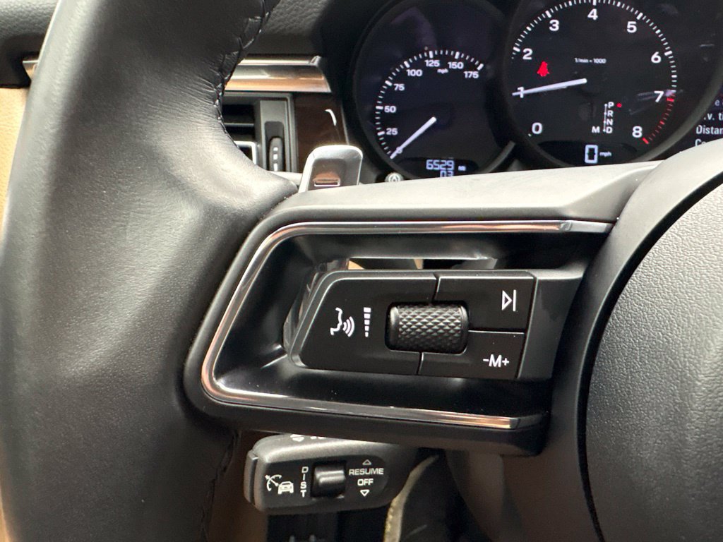 Certified 2026 Porsche Macan AWD/4WD image 38