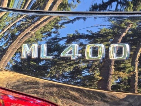 Used 2015 Mercedes-Benz ML 400 ML 400 AWD 4MATIC 4dr SUV image 24