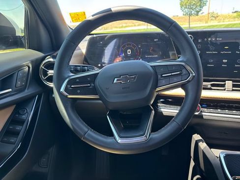 Certified 2025 Chevrolet Equinox ACTIV w/ Convenience Package III AWD/4WD image 14